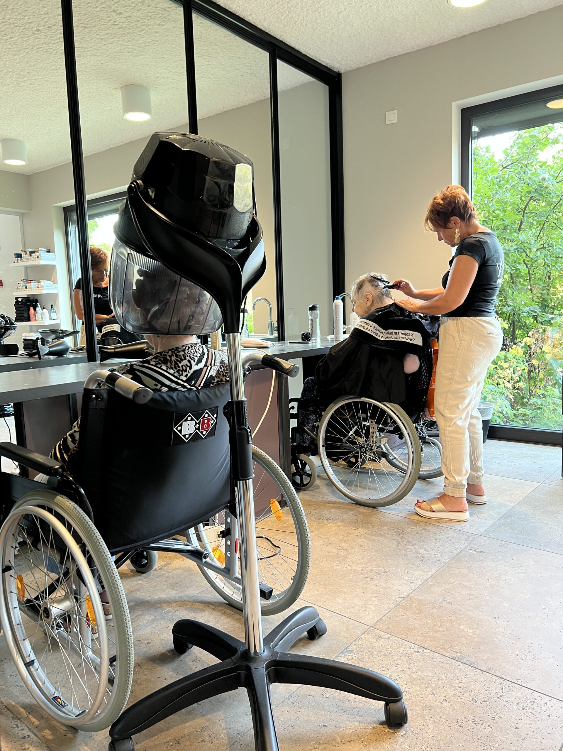 woonzorgcentrum orelia ter beuken alsemberg kapper