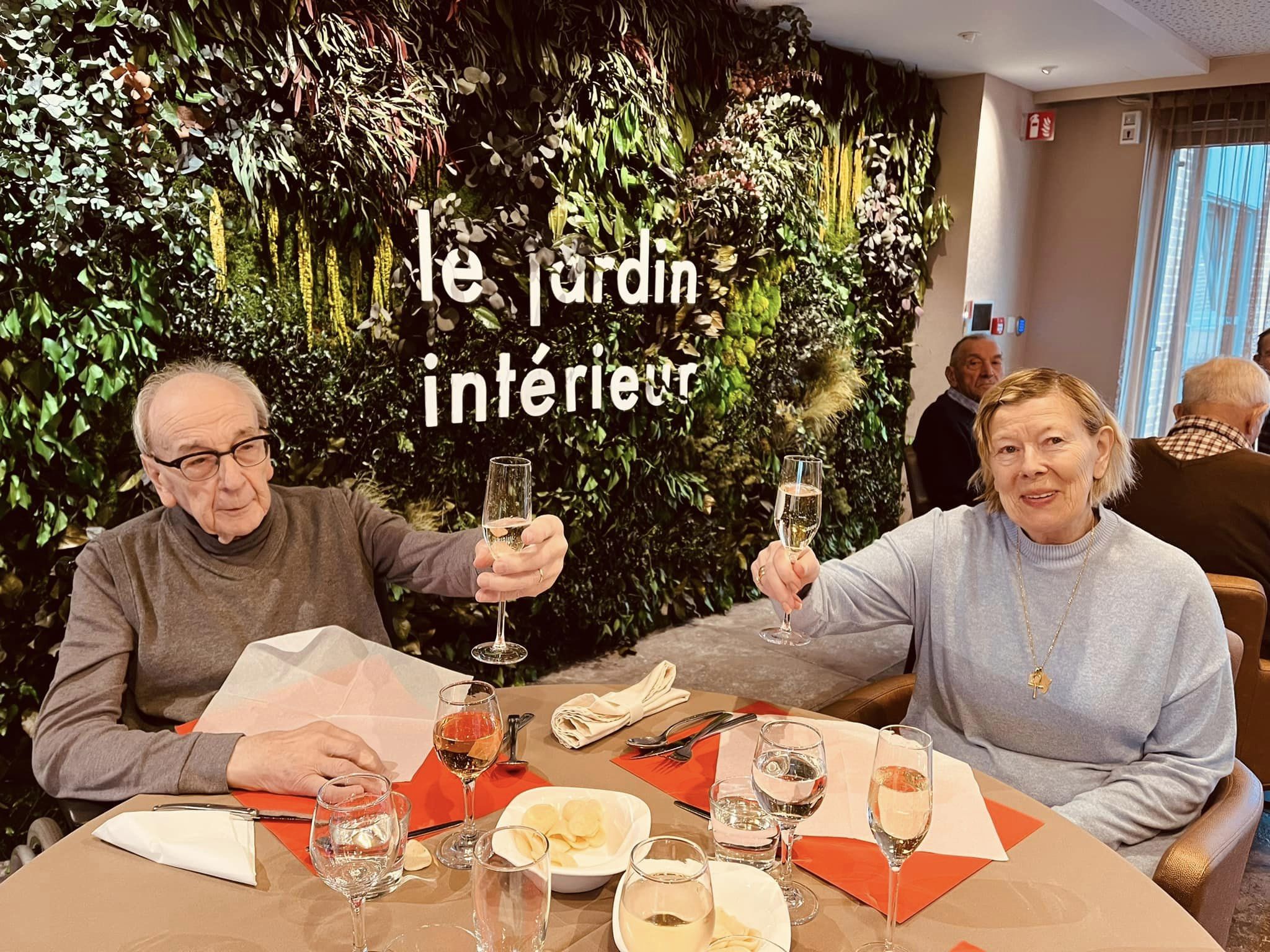 maison de repos orelia le jardin intérieur frasnes-lez-buissenal repas
